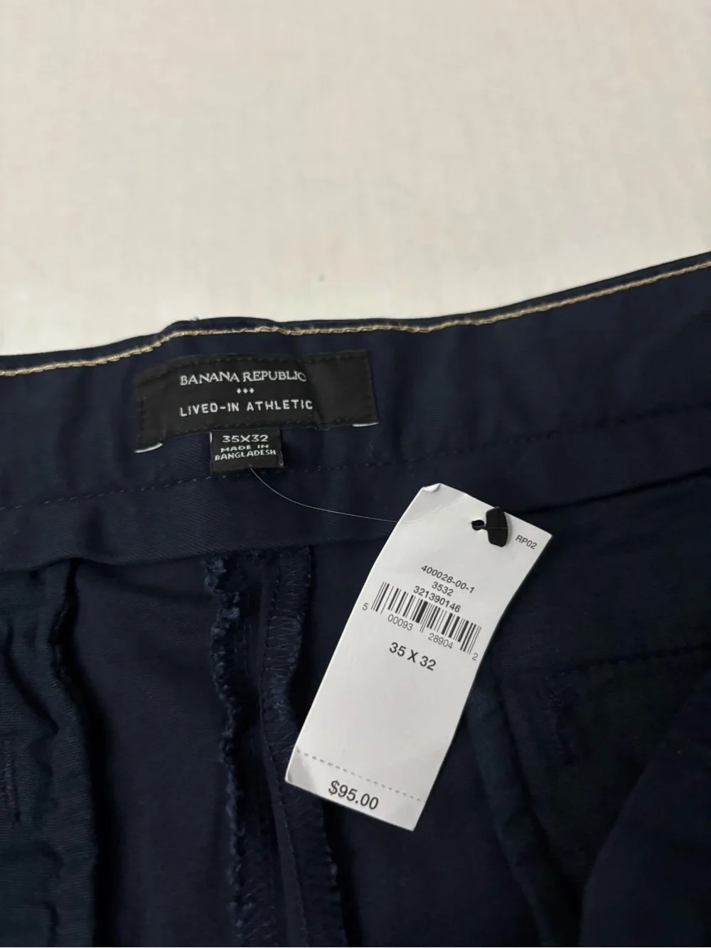Banana Republic ATHLETIC LIVED-IN CHINO Men Size 35x32 inseam 31”